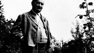 heidegger_1.jpg?itok=gEMGb2Ou