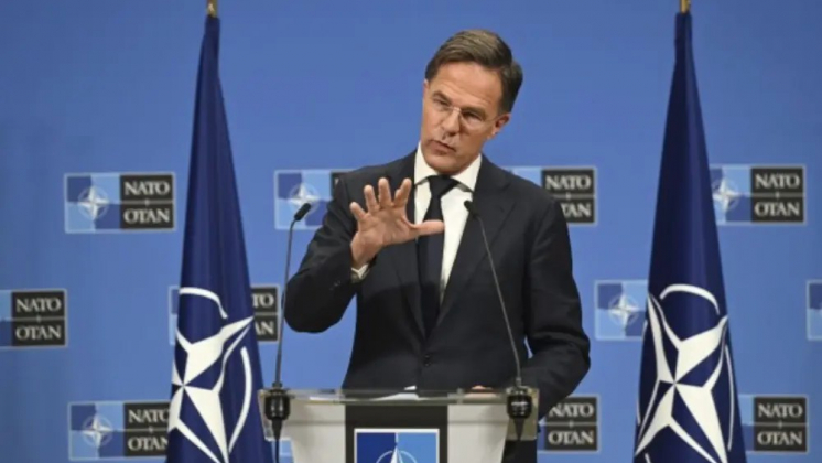 Yeni NATO Genel Sekreteri Mark Rutte, 1 Ekim 2024 Salı günü Belçika'nın başkenti Brüksel'deki NATO karargahında düzenlenen basın toplantısında konuşuyor.